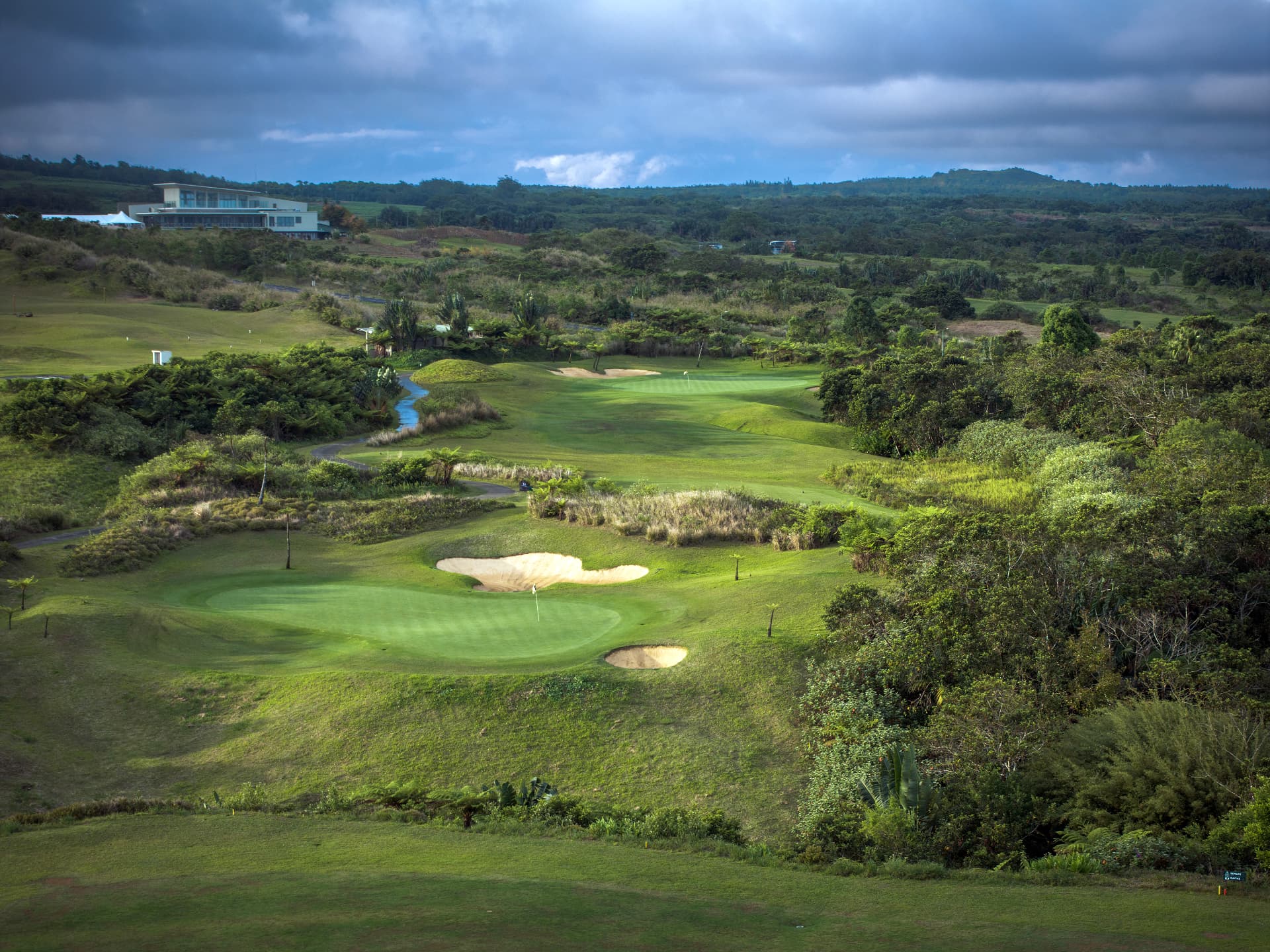 Green complex at Avalon Golf Estate